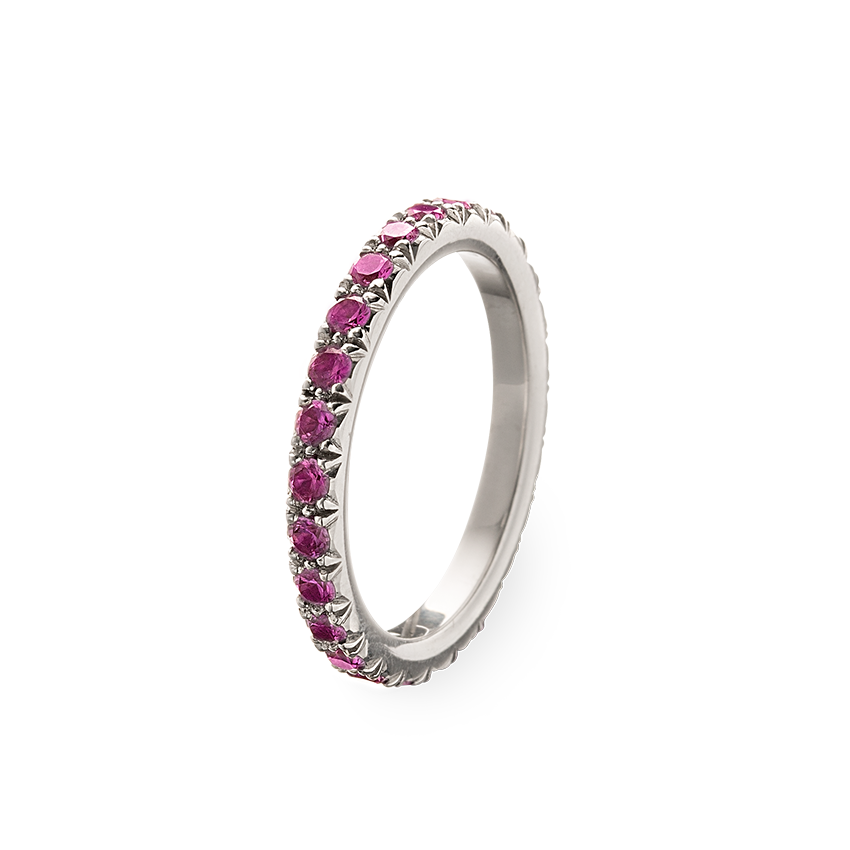 Eternity ring in 18K white gold with 26 sapphires