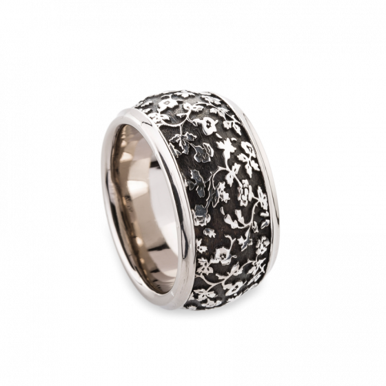 Ring in 18K white gold by Lohri