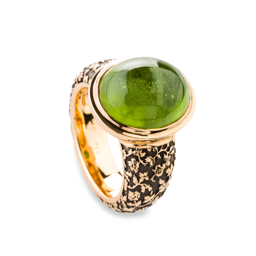 Ring in rose gold with Peridot by Lohri