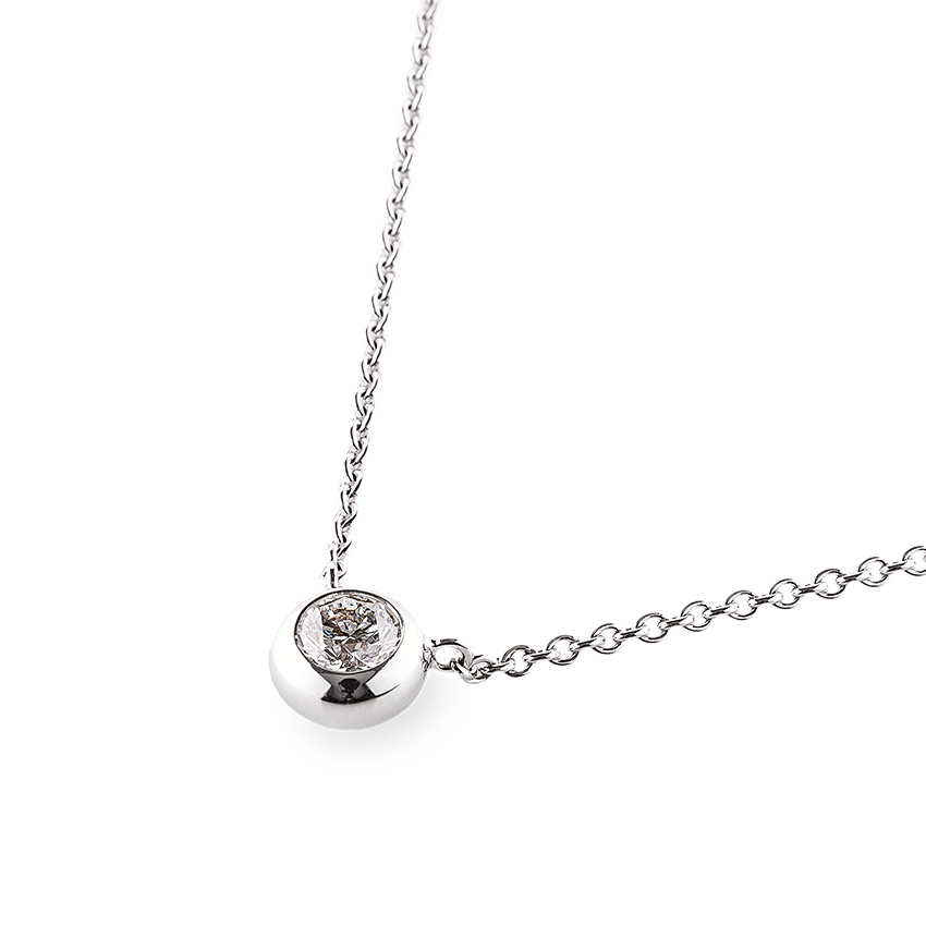 Necklace in white gold