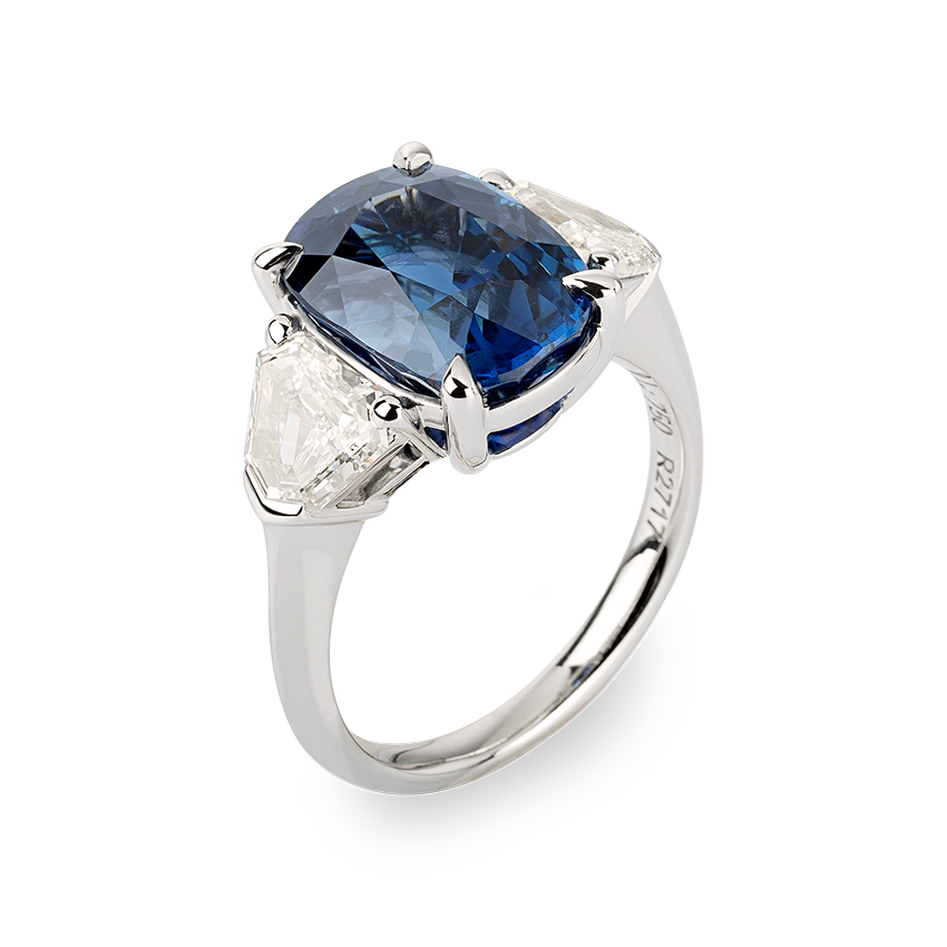Sapphire ring in 18K white gold